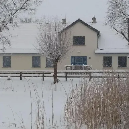 Good - House By The Pond * Gellenthin